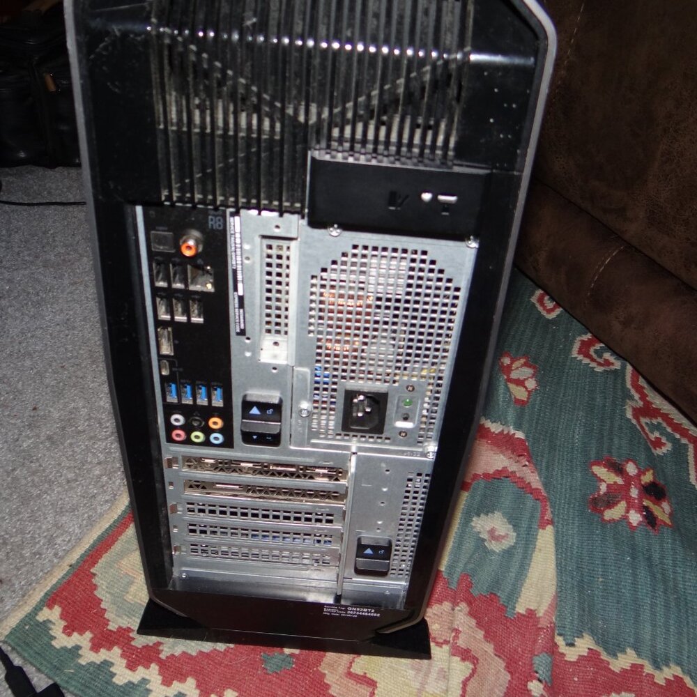 DELL ALIENWARE AURORA R8 GAMING PC - Picture 3 of 5
